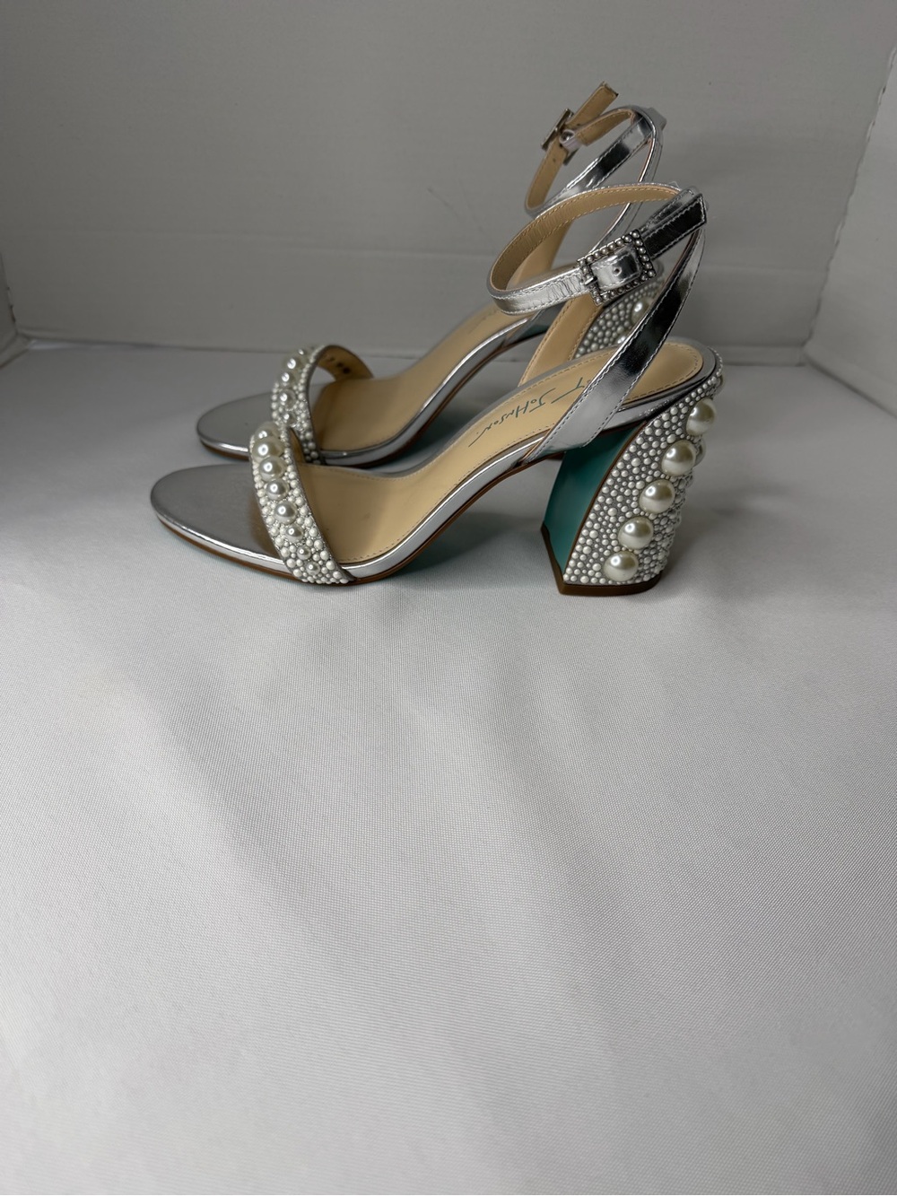 Betsey Johnson Lexi Silver Pearl-Embellished Block Heels Size 8 - Picture 6 of 8
